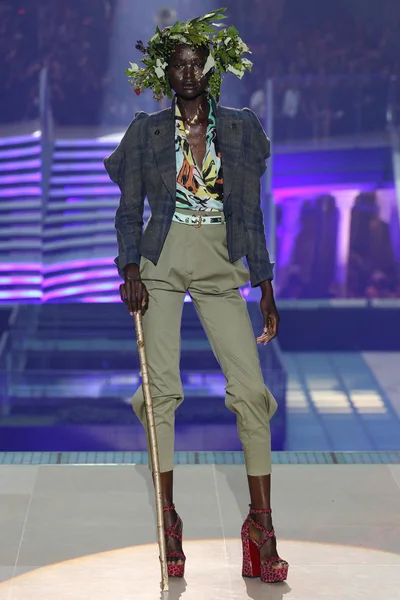 Look 30